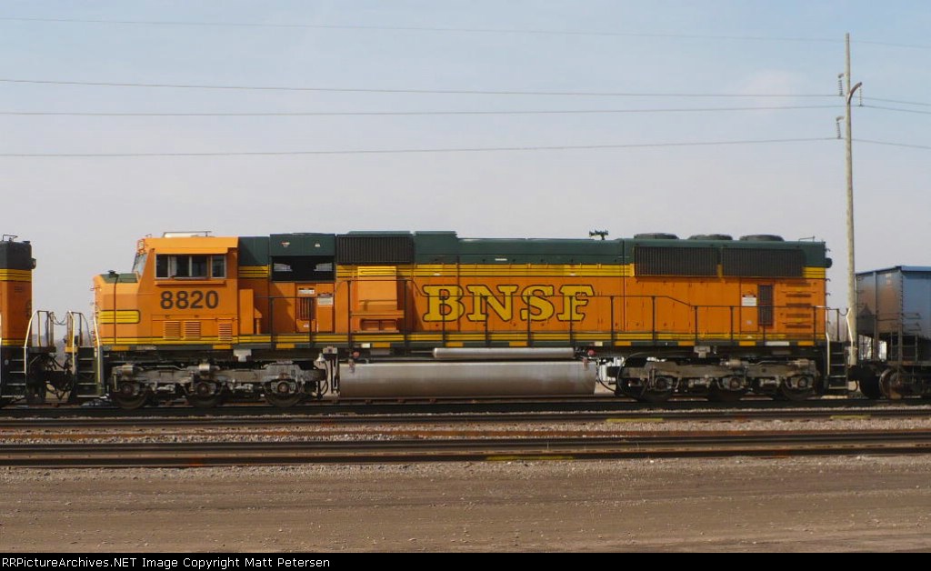 BNSF 8820